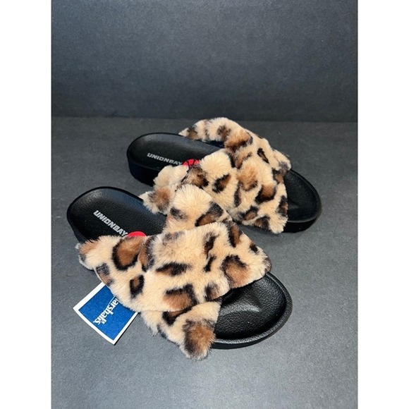UNIONBAY Shoes - Unionbay leopard print faux fur slides slip on sandals fuzzy size 6 NWT Y2K